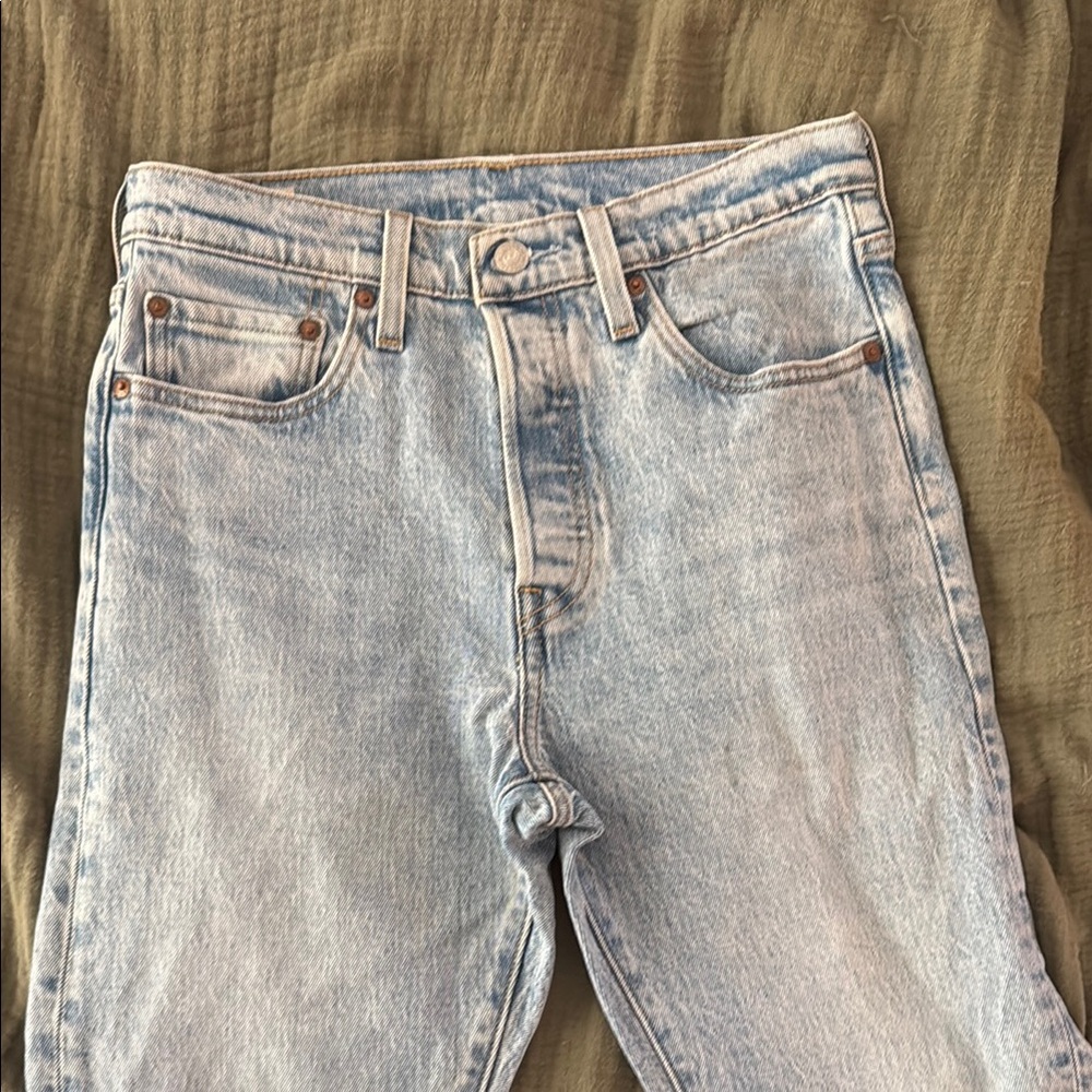 Light Blue Levi’s Jeans